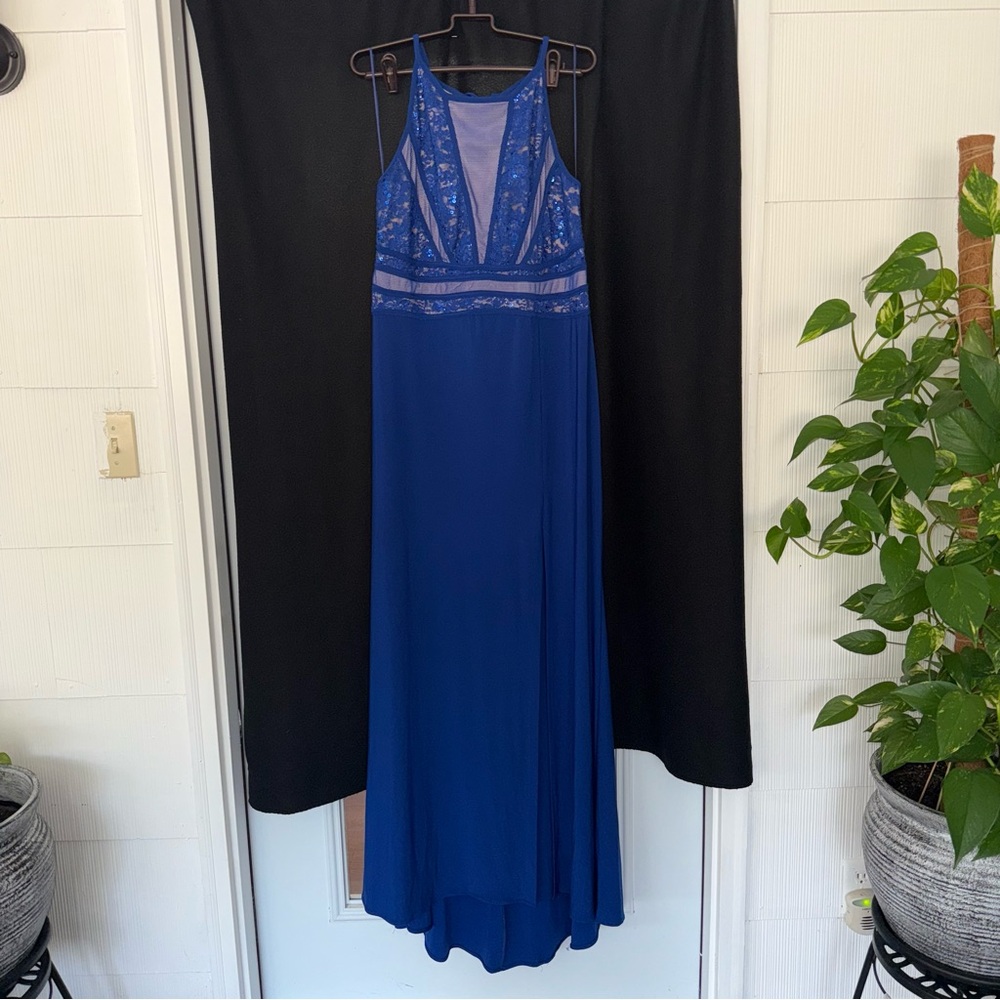 Elegant Blue Evening Gown